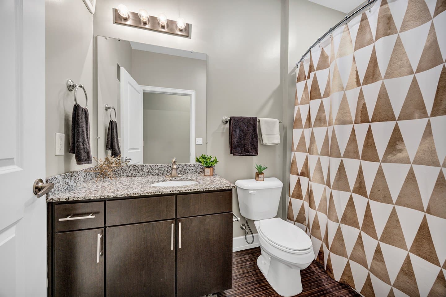 Park-Place-Waco-Model-Bathroom-01