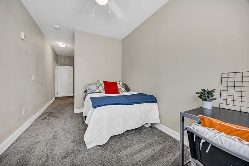 Park-Place-Waco-Model-Bedroom-01