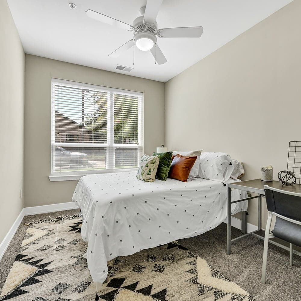 Park-Place-Waco-Model-Bedroom-02