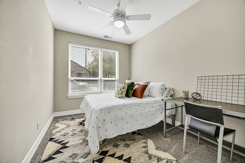 Park-Place-Waco-Model-Bedroom-02